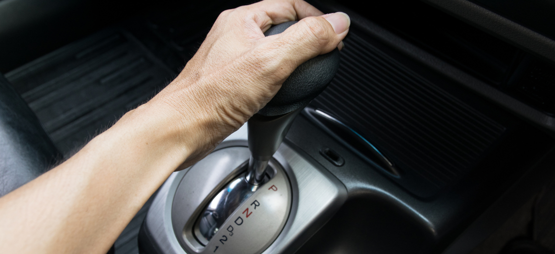 Freio de estacionamento eletrônico: Como usar corretamente