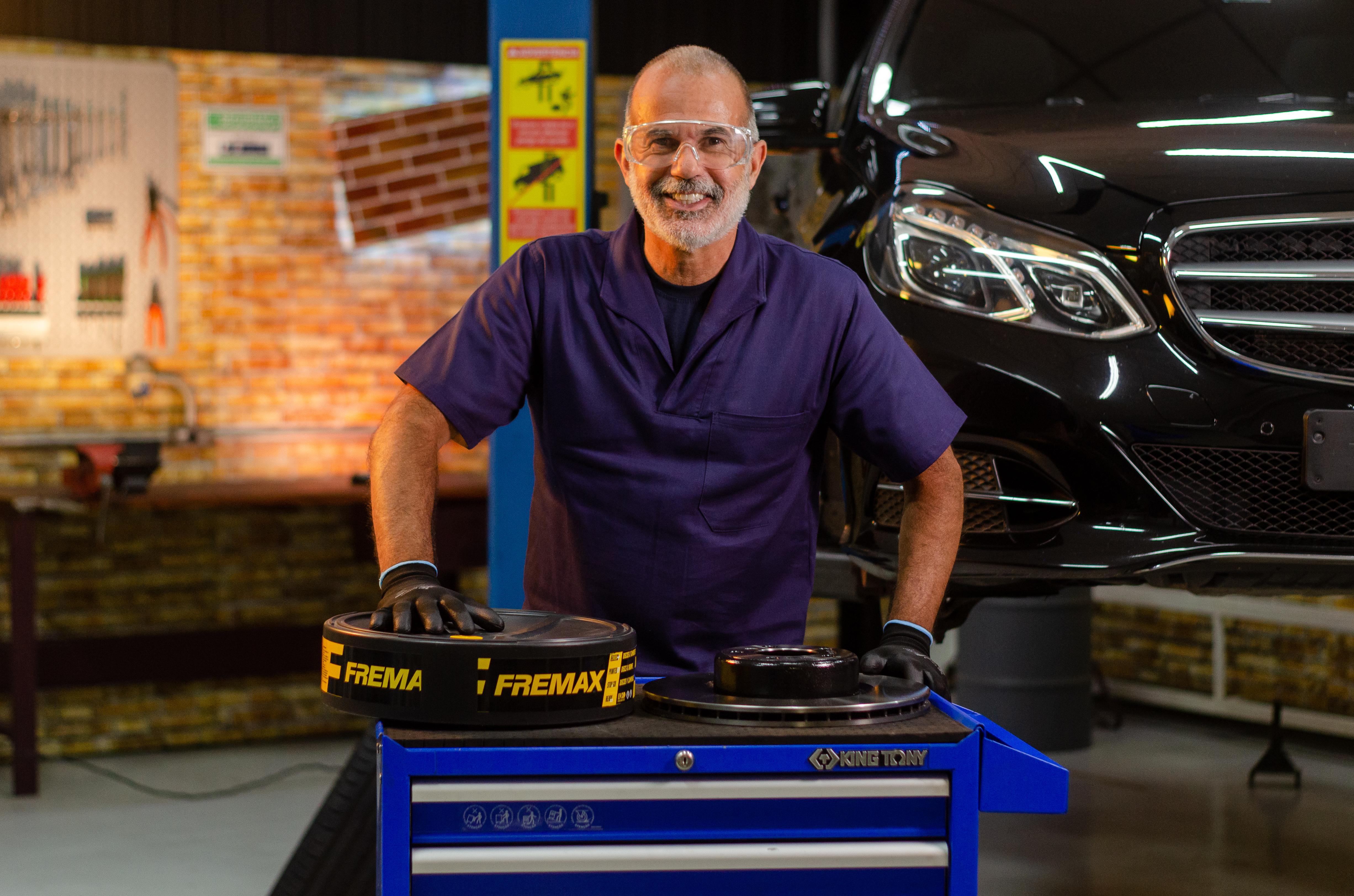 O que os mecânicos precisam saber sobre discos de freio para SUVs e híbridos